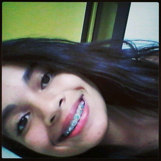 Sorria mais e leve a vida simplesmente ♪
         Folow me! @ClubeFollowBack :)