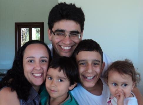 Pitacos no dia a dia com viés cristão. Casado, pai, pastor, Consultor Legislativo. ⛪️ Igreja Cristã Evangélica Jardins.