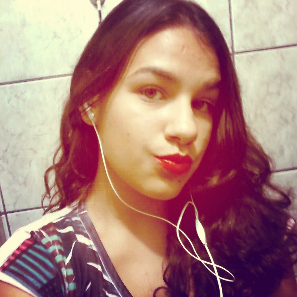 Simplesmente,happy =))

https://t.co/q5oSStRRIm