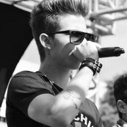 cantor, compositor, instrumentista e produtor - @jonaselucas