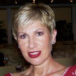 RoseVoyance's profile picture. Voyante médium pure de naissance. Médium par flashs visuels, clairaudience, ressentis - Tirage des Tarots