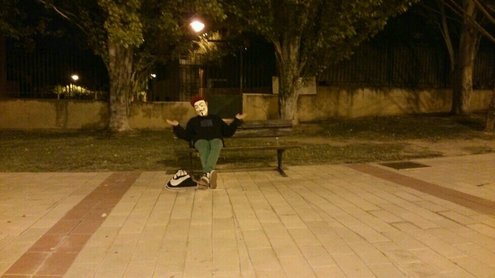 Riendo desde 1999 con mis amigos, si me pones normas estate segur@ de que no obedecere!!