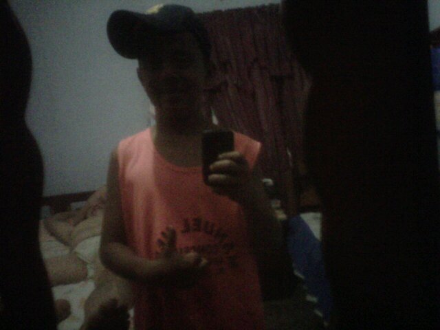 Ajja amo el futbol y el estudioo. Y soy alegre y relajoso