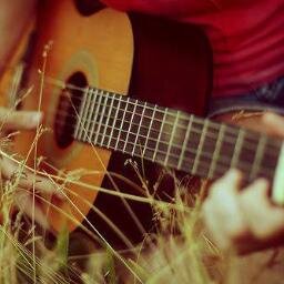 #Cruzeirence s2 #FechadoComOCruzeiro!! #TriCampeão \o/ , Violonista, Instrumentista na ICM,Tec. Enfermagem, Extrovertida, Feliz!!! :D