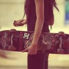 os pequenos prazeres pra mim são skate,rock, role com os amigos  e muita musica no ipod.#ClubeFollowBack ®