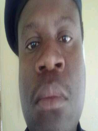 Ngithanda ukujabula nomuntu ngithanda i tv nokuba sothandweni nomuntu ongenalo ulaka?
