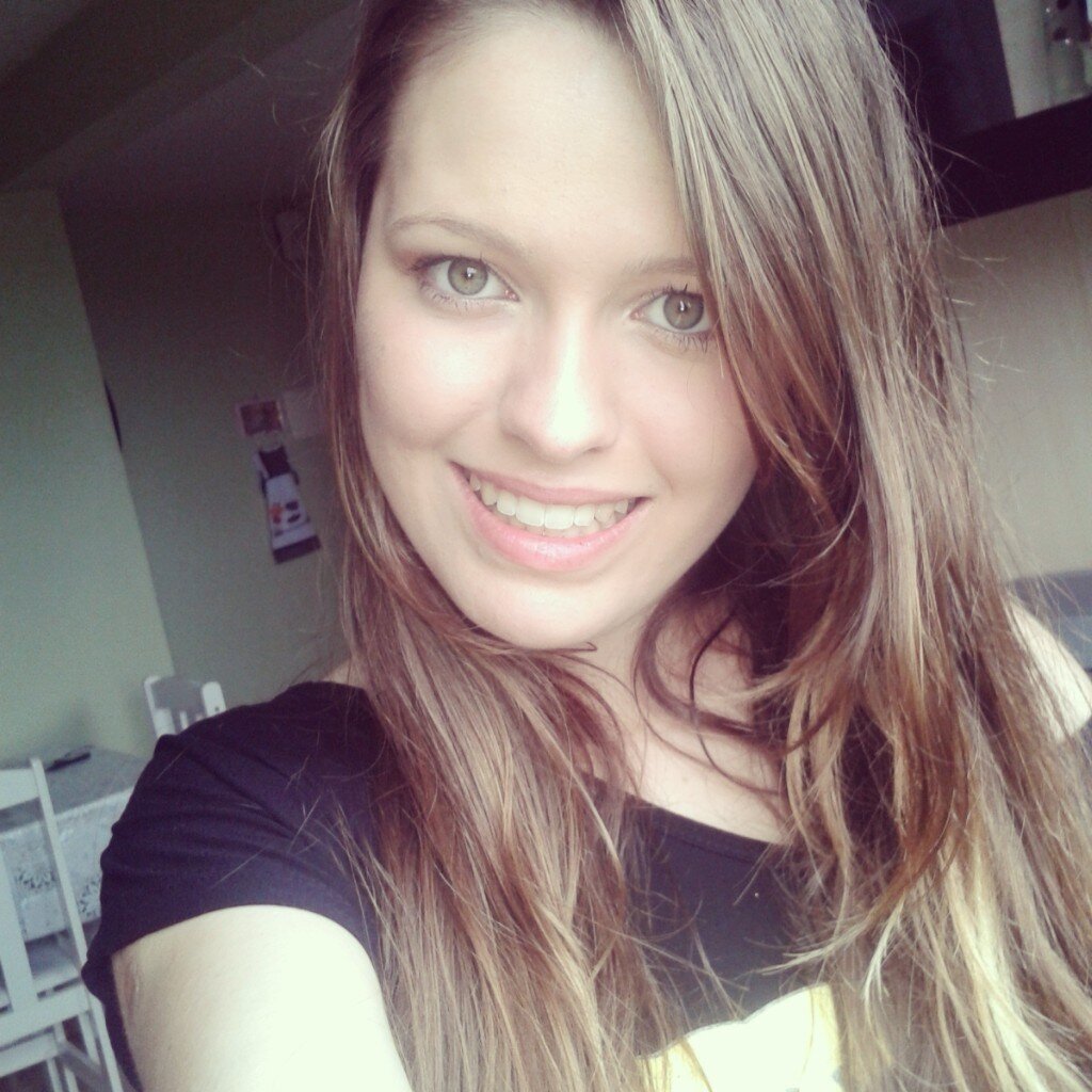 Algumas pessoas fazem de todo para serem Notadas 
 Outras agem Naturalmente e se tornam inesquecíveis assim como você, i love you BEST !!
@gobbipequena