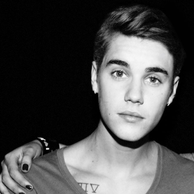 Belieber & Selenator Caitlin Beadles noticed me July 31st, 2013 at 3:12am on Wednesday #BELIEVEtour 1/12/13 & met Pattie (Justin's mom) 7/16/13