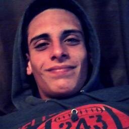 Ele é meu si é que vocês me entende , então não rele nem toca u.u @KaaStefanie1 aqui
