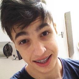 Eu peço pra Deus que me livre do mal que o ser humano faz (8  Virginiano; Solteiro; 17 anos.