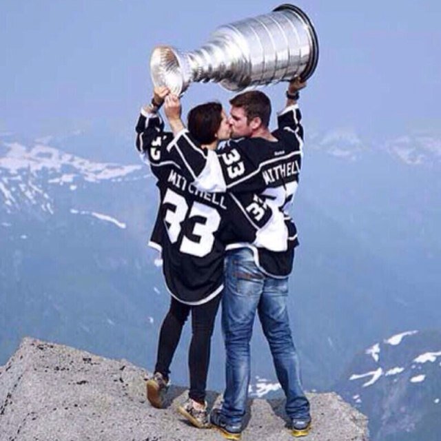 Sauce a follow for some sick and funny hockey pictures