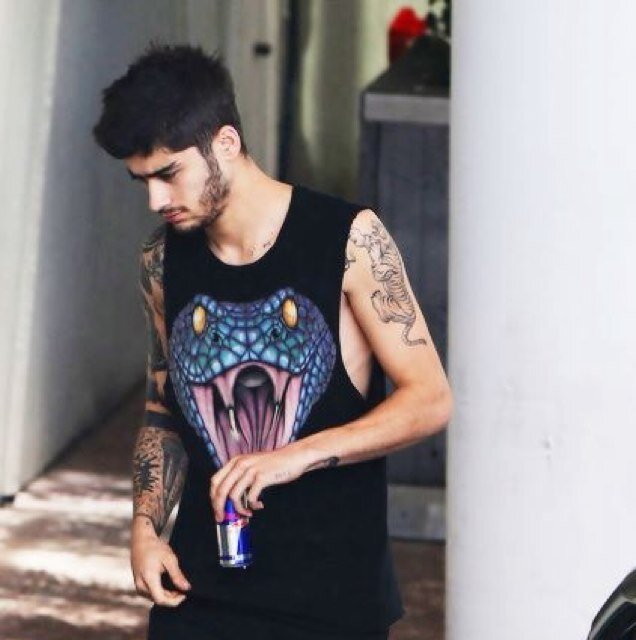 {Otra chica más que salió embarazada con las notas altas de Zayn}