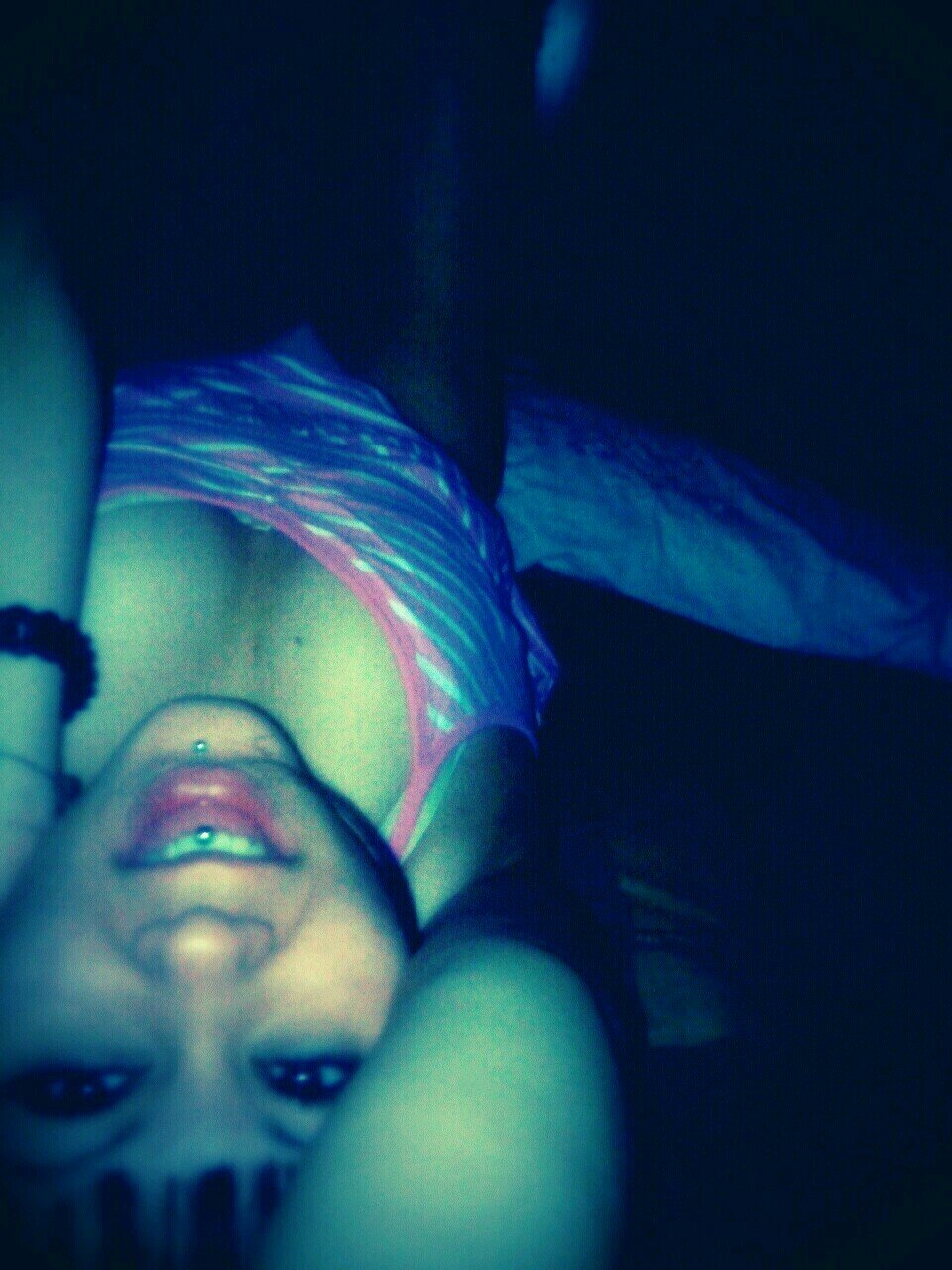Joint, alcool & cigarettes. ||Love sucks; Tattoos, piercings. -Hiphop, REAL hiphop.

http://t.co/LHyiDIDudC

Instagram: jglycerine