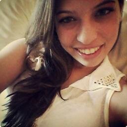 Viva cada momento da sua vida com intensidade e deixe Deus decidir o que fica e o que vai
Se ficar que seja pra sempre! Se for, que fiquem lembranças boas (;
