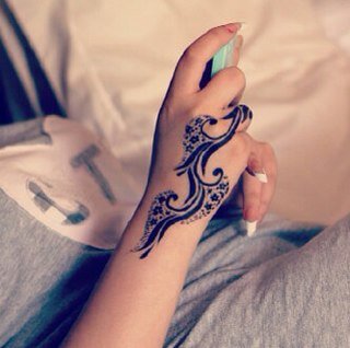 تحمل اجهزتي العديد من الصوره والمعلومات في الموضه والجمال والطبخ . احببت ان اشارككم بها لتعم الفائده
حساب نسائي فقط