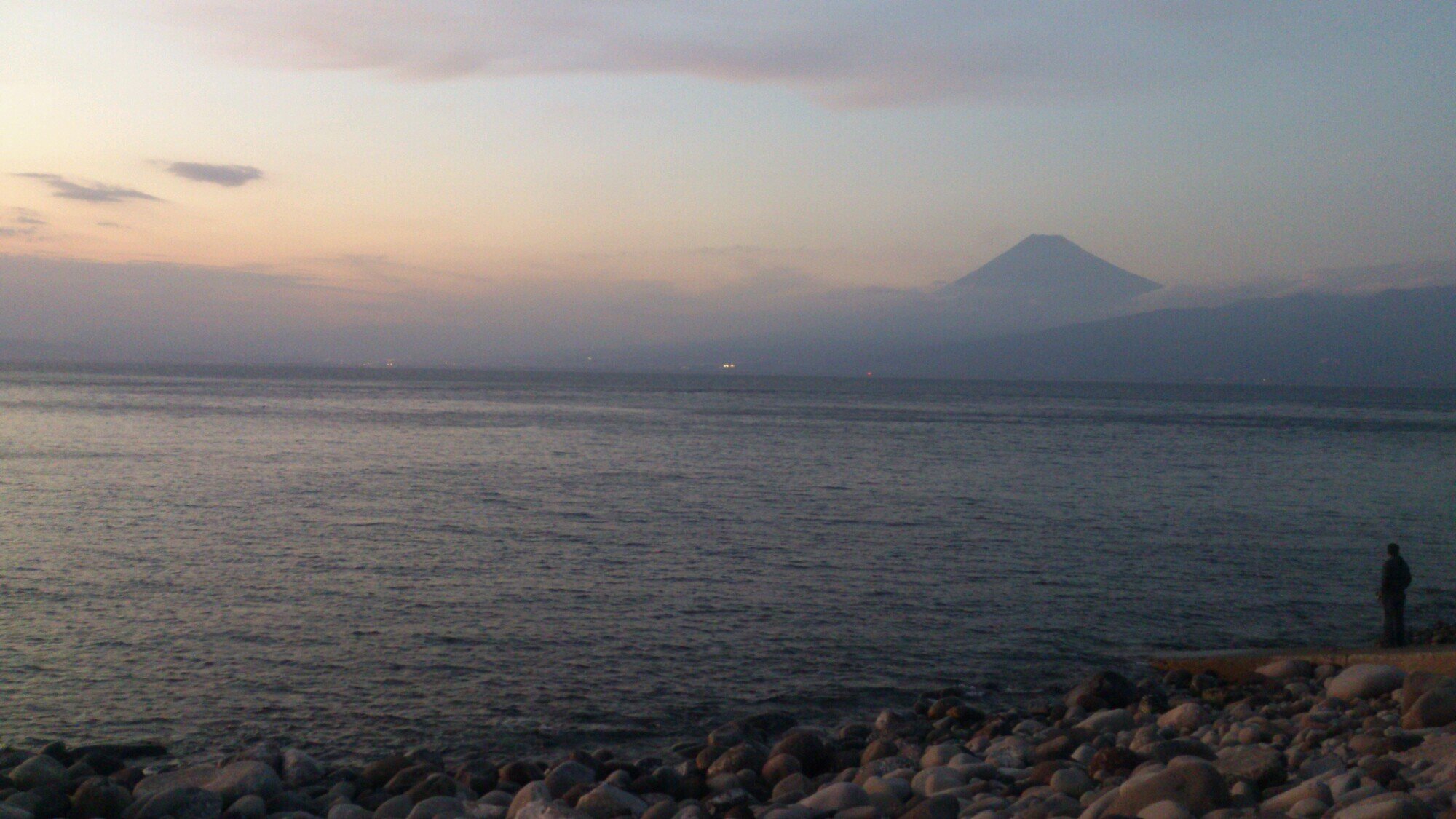 9999impress's profile picture. 孤独な電子書籍作家。人が感動するような本を書きたい。