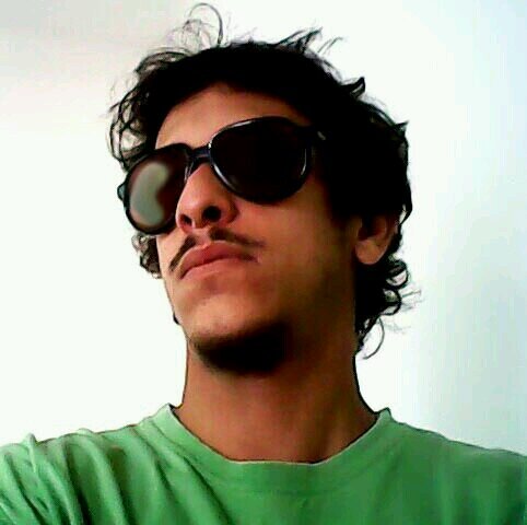 Apaixonado por audiovisual, minha missão é produzir, produzir e produzi... Assitam em http://t.co/KkOlQcEjv8