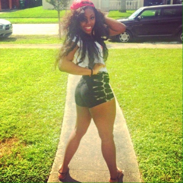 college SENIOR black and italian lil #Miami Spice Basketball player #TeamBaddChocolate! #ihoop! #TeamCapricorn!