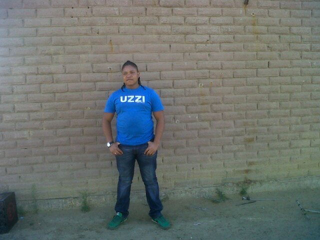 South African born,humble down 2 earth guy, like to socialise