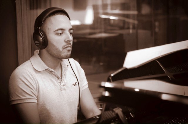 Músico, pianista, produtor e vice-versa