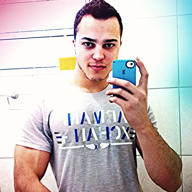 Sempre Contente e alegre, Plante hoje pra colher amanhã ! A vida é uma eterna brincadeira onde tdo mundo sai no Game-Over , então curta hoje e agora !