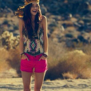 Hi EVERYBODY.... ONEDIRECTION=MY LIFE THEY ARE MY IDOL BUT I LOVE HARRY STYLES MORE, I LOVE CHER LLOYD AND LITTLE MIX SO I LOVE YA ALL