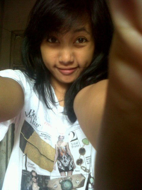Maria Dwi Utami | 10 Maret 96 | Allah swt 3 keluarga 3 sahabat 3 awesome :* | pengen tau selengkapnya | sini saya bisikki |