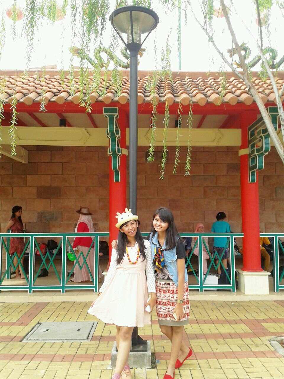 Pecahkan saja gelasnya biar ramai!! by Enjoy #7shs