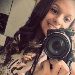 Se quer viver uma vida feliz, amarre-se a uma meta, não às pessoas nem às coisas. (Albert Einstein)