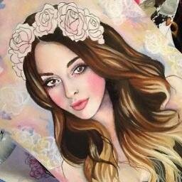 البحيرة التي ترتب نفسها على عجل كلما ألقوا فيها حجرا ً.. هذه أنا