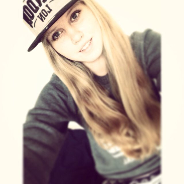 Naam: merel mudde |13 jaar | gemini college n1f | soccer mb1 | love my friends &familie ❤