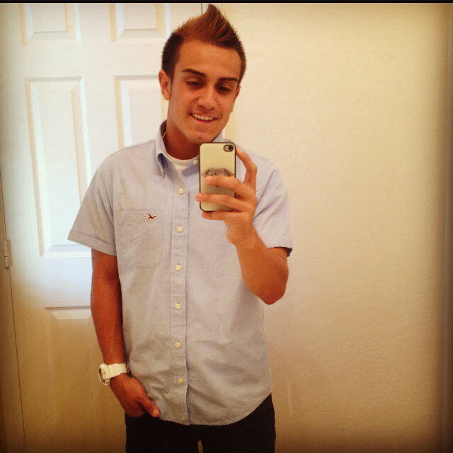 Angel. A Kid chasing his dreams, trynna make a difference in peoples lives. FOLLOW ME if im cute☺️ Get lifted