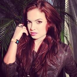 Alguns criticam o amor, porque não são capazes de amar verdadeiramente , assim como eu amo você. @Lua_blanco e @mcpocahontasBR'