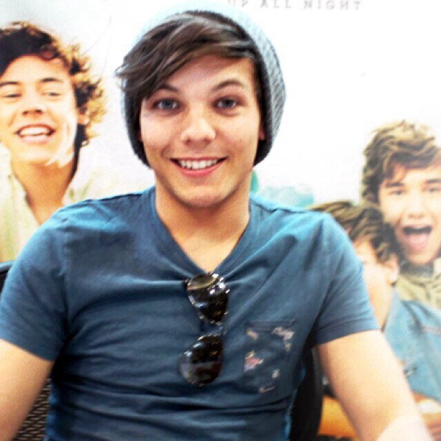 louis • i can be everything you need. • bisex • coccolamico, scopamico, sfogamico, consigliere, esperto di pizza e giardiniere.