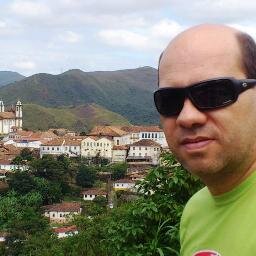 Ex-repórter de O Estado, A Notícia, Folha de S.Paulo, Notícias do Dia e Agência Alesc. Assessor de Comunicação da vice-governadora Marilisa Boehm.