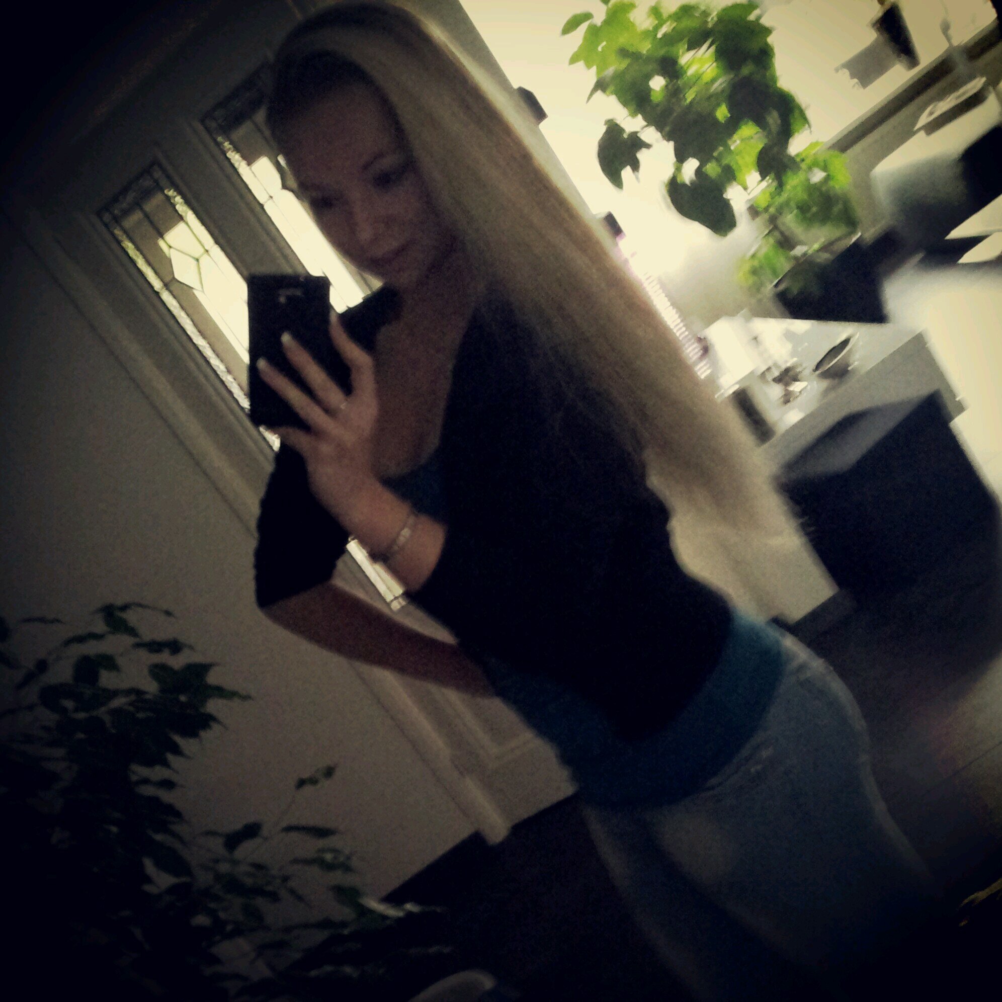 * Woonplaats; Harderwijk. School; Vmbo Spectrum. Sport; Thaiboksen.♥ * #NAKAMA. Fight for your right, go hard or go home.  ♔'
