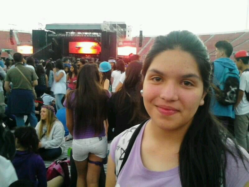 Believe in your dreams ... someday be met, do not lose faith ... aah I forgot, I'm also Belieber .... 3