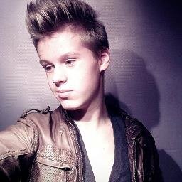 On se fait un follow tout les deux ? ^^