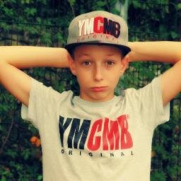 Suis moi sur facebook et ask