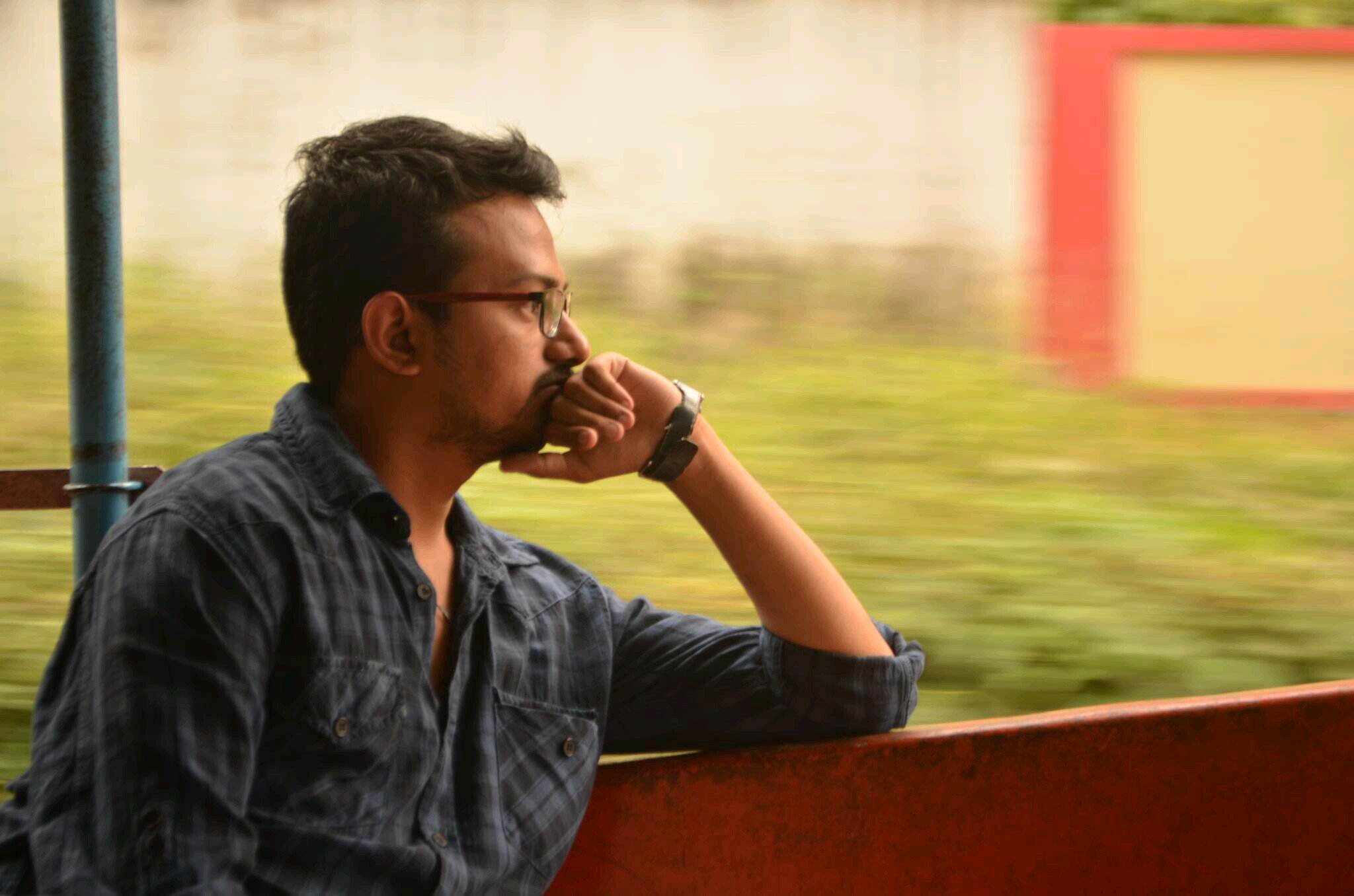 loves travelling, loves trying new cuisines, Arsenal n federer fan