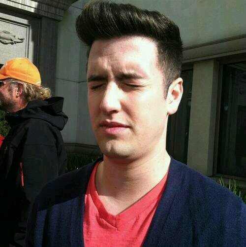 Sou apenas mais uma menina que ama esses quatro caras mais do que tudo na vida Big Time Rush arrasa...I'm Rusher 4ever
