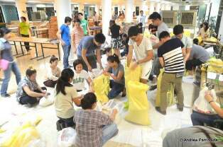 Satellite Relief Operations Centers of @dswdserves for #YolandaPH victims. We'll try to help where and when you can volunteer 24/7 :) #ReliefPH #BangonPilipinas