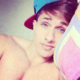 Siga - me plincêssas :3 Não mordo :3 / Facebook:  http://t.co/X8gXmBk5hH