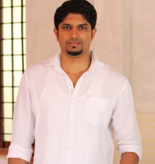 simple,god loving, mad on music&film,loves hangouts...