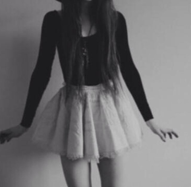 cat, deb, sue. 
just another teenager dying day after day. 
si vous voulez parler, mentionnez moi ou venez en dm.