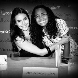 Nada se compara ao meu amor por você, é algo inexplicável e não tem tamanho, sou louca por você e admito minha admiração por você vai além.. @Lua_Blanco