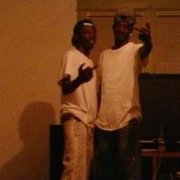 lil tr3y from round da way..