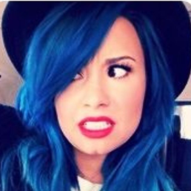 Five reasons that make you laugh. A Diva. A actor single. And a singer that wins me every music