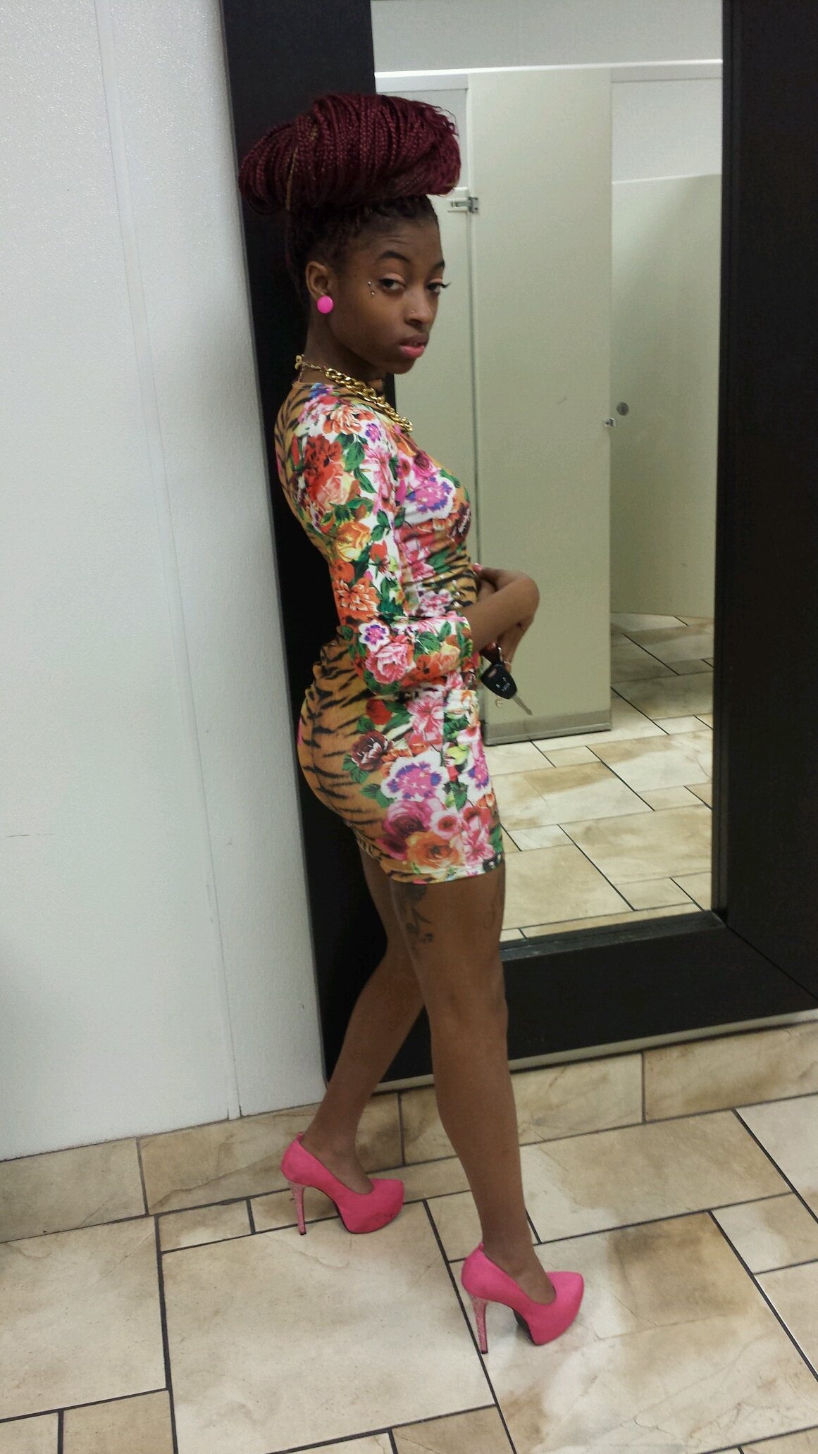 Senior2013 #KNIGHTS... FOLLOW ME N ILL FOLLOW BACC!! #MONEYMINDED