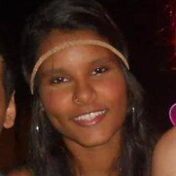 Solteira, capricorniana e feliz.